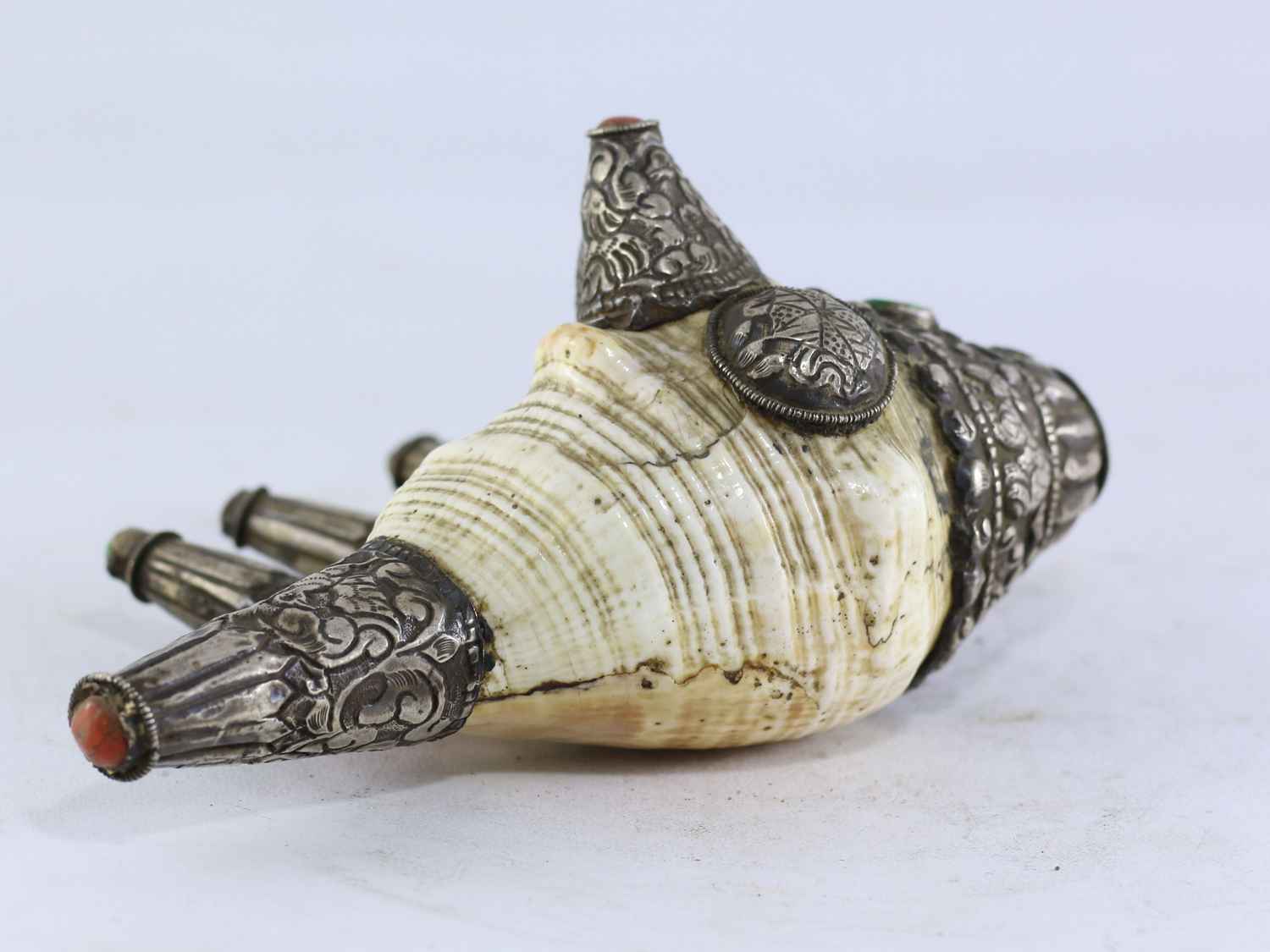 Unique Tibetan Traditional Conch Shell Will Silver Plated Carving And Embabed Stones
