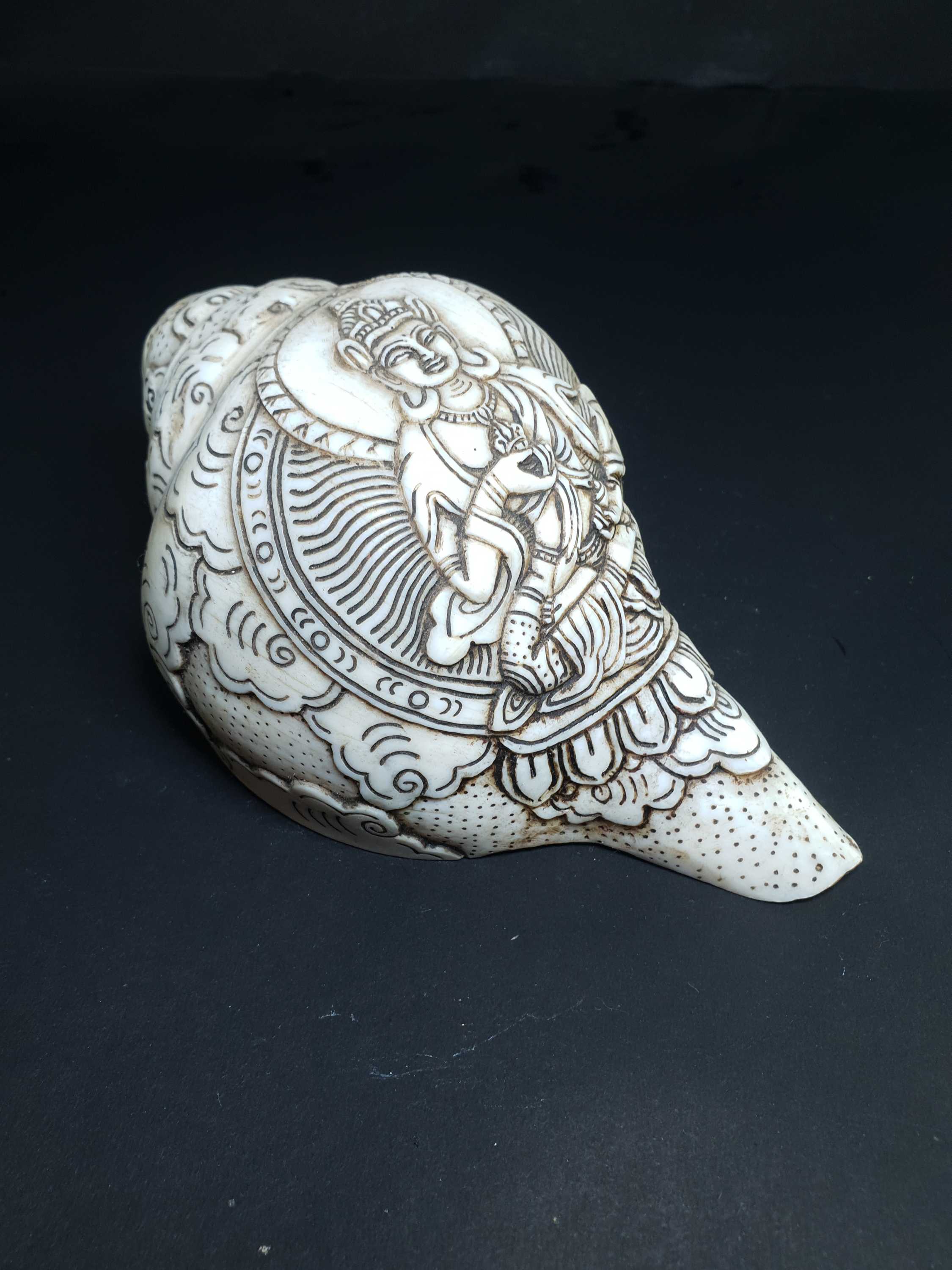 Tibetan Conch Shell With Vajrasattva hand Carved