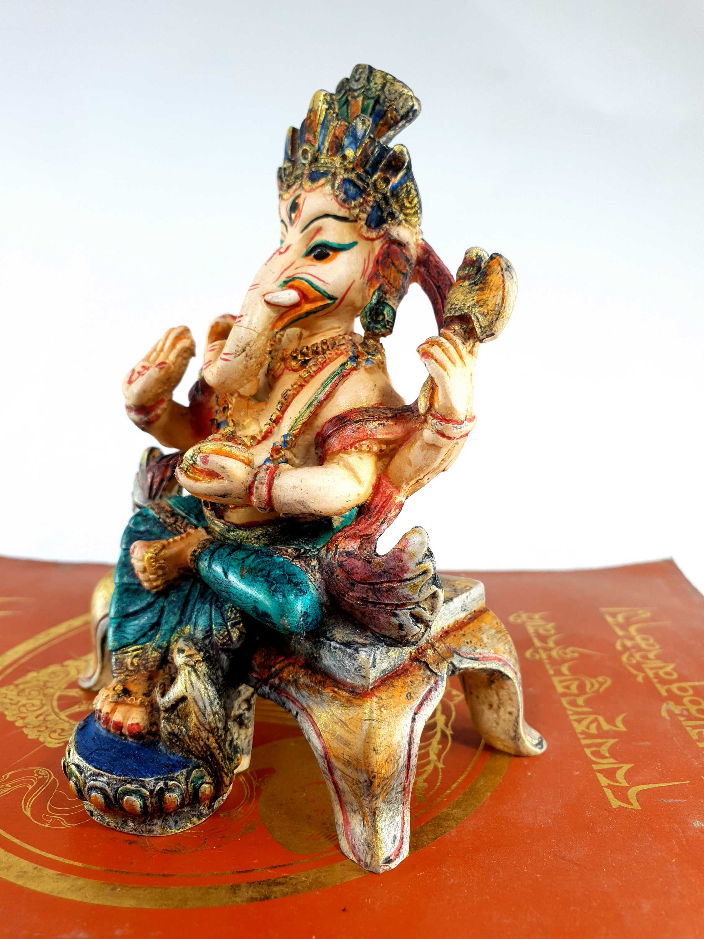 Resin Statue Of Ganesh traditional Color Painted, white And Green
