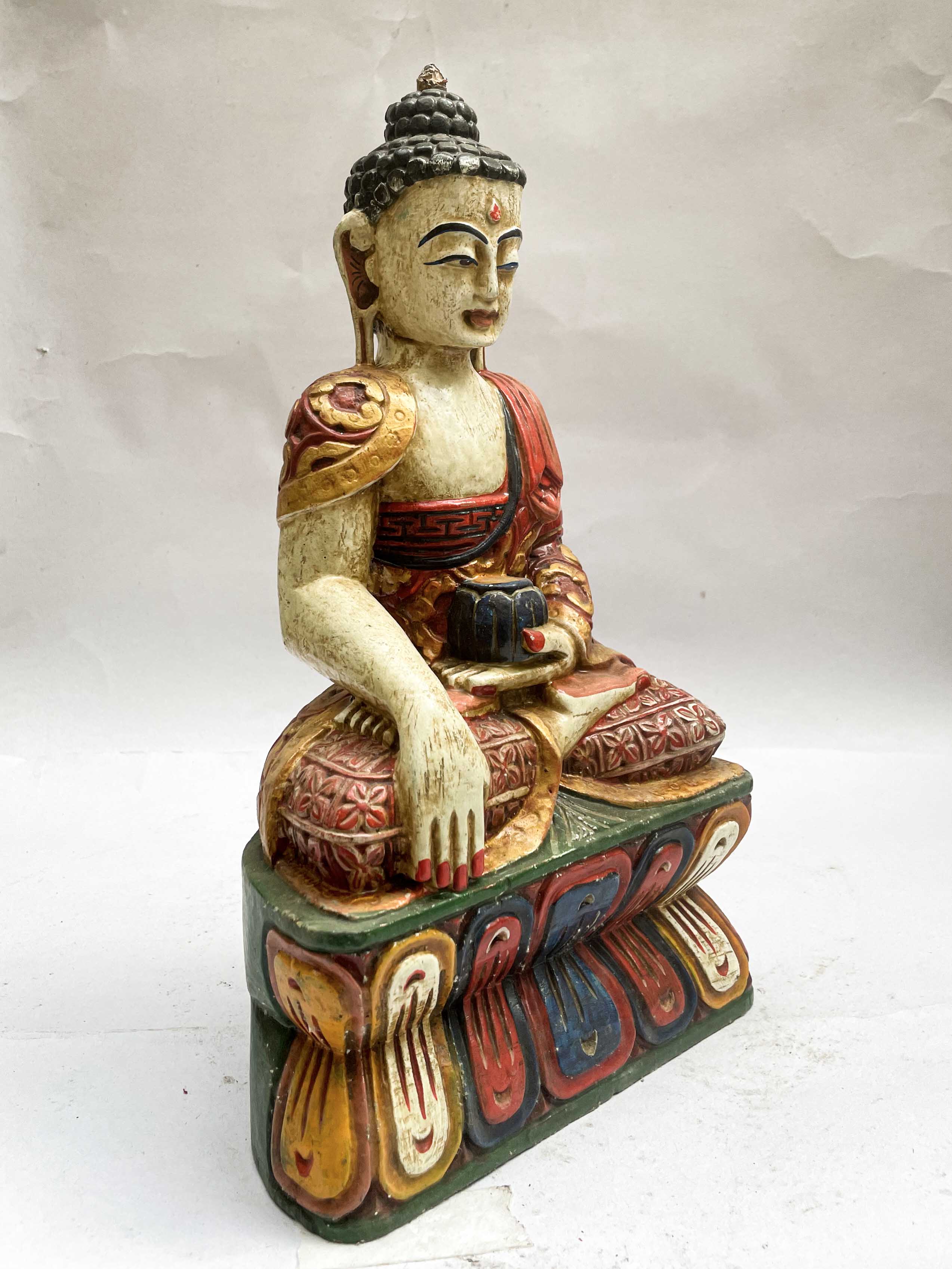 Buddhist Wooden Statue Of Shakyamuni Buddha In White Color, traditional Color Finishing