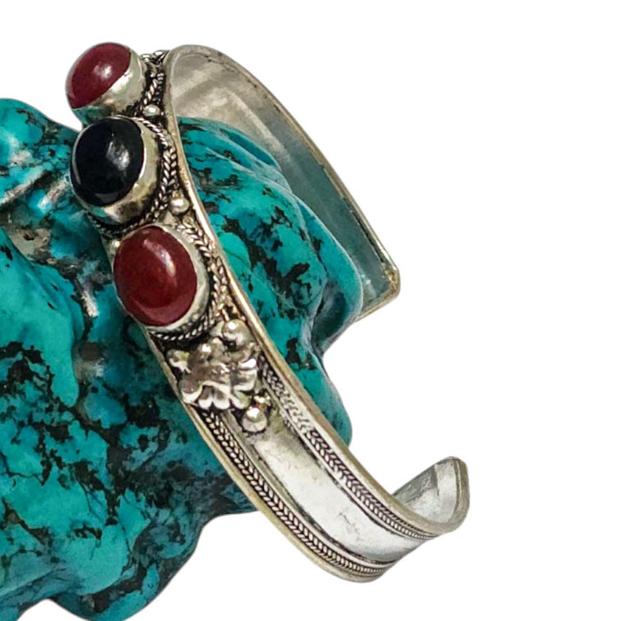 [metal Bracelet],with [stone Setting], [onyx] [coral],