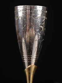 Wine Serving Glass With [carving]