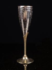 Wine Serving Glass With [carving]