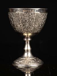 Wine Serving Glass With [carving]