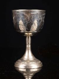 Wine Serving Glass With [carving]