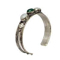 [metal Bracelet],with [stone Setting], [turquoise], [green Onyx]