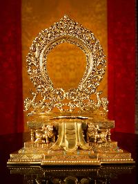 [padmasambhava] Or [guru Rinpochen] Buddhist Handmade Statue, [full Gold Plated],[stone Setting], [face Painted]