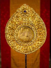 Shakyamuni Buddha With Parwa