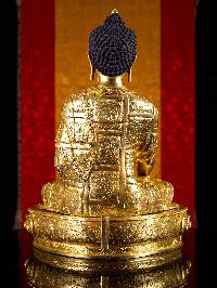 Shakyamuni Buddha With Parwa